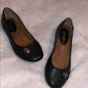 Black Woman’s Flats